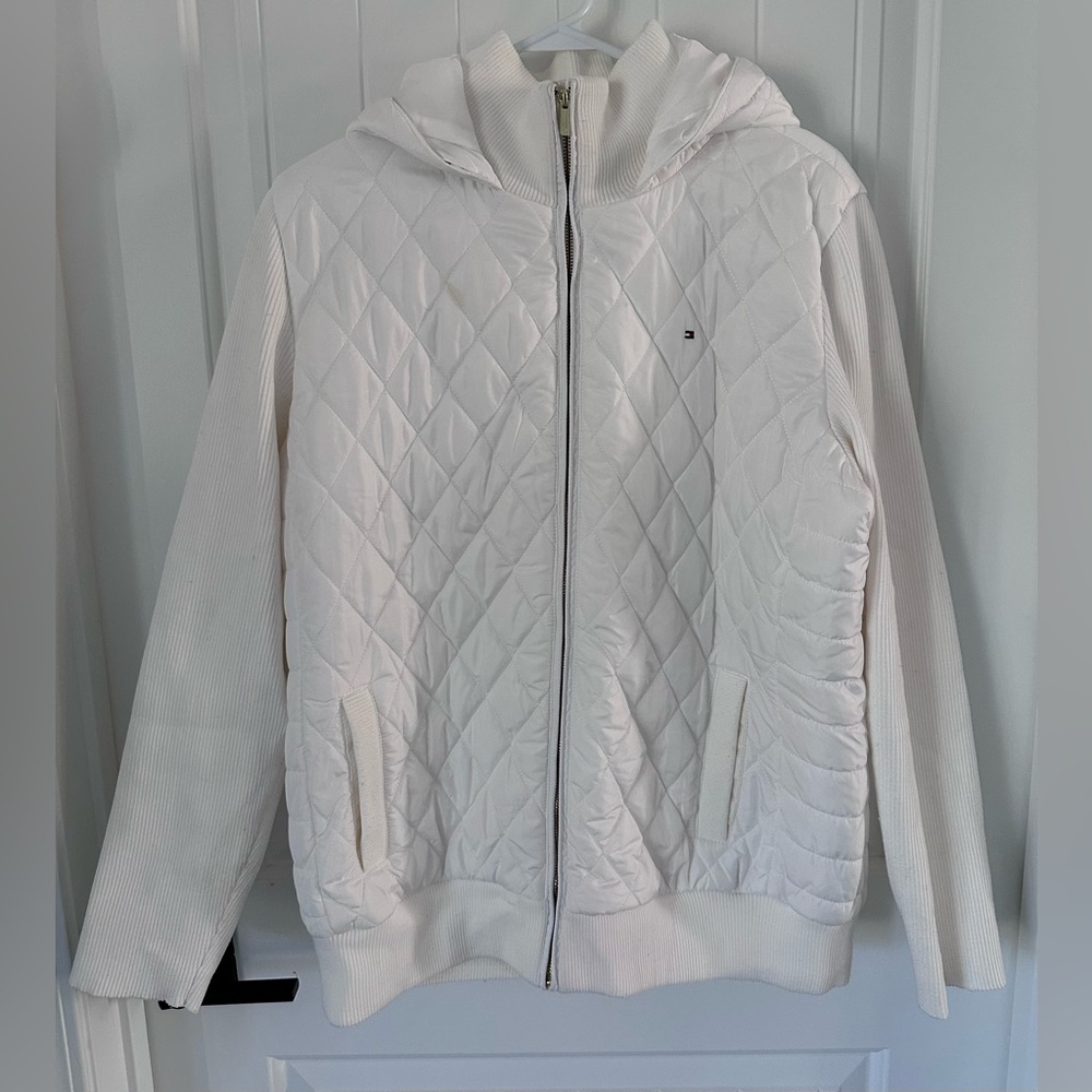 TOMMY HILFIGER WHITE PUFFER JACKET XXL